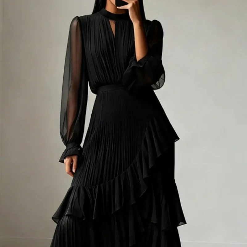 Noelia - Elegant dress with keyhole neckline and ruffles