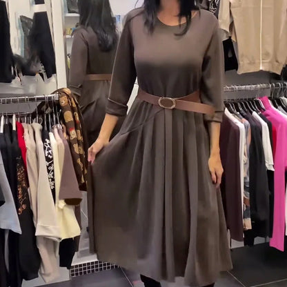 Mara - Casual dress with scoop neck