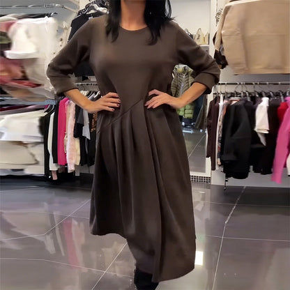 Mara - Casual dress with scoop neck