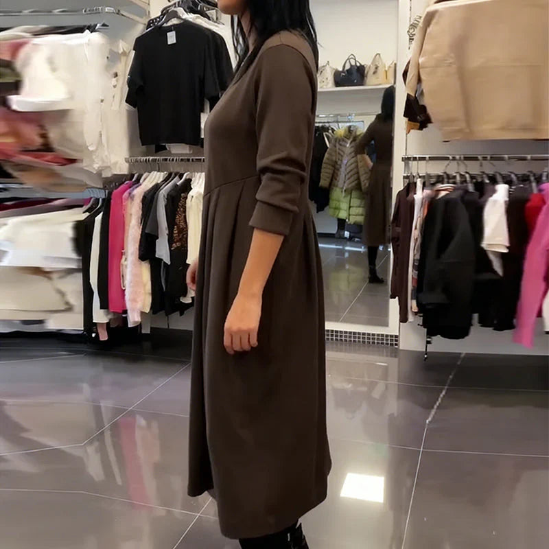 Mara - Casual dress with scoop neck