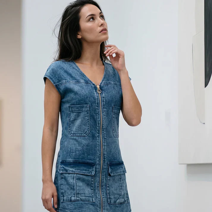 Pilar - Short-sleeved casual dress with zipper